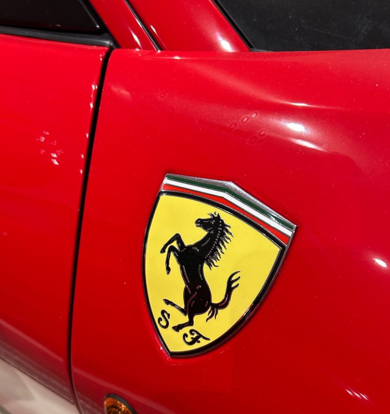 ferrari.jpg